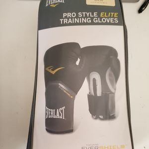 Everlast 8oz training gloves
